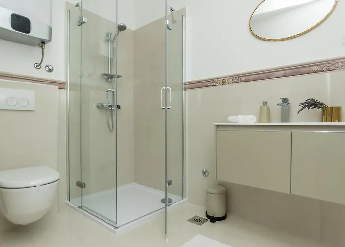 Cikat Bay 말리로시니